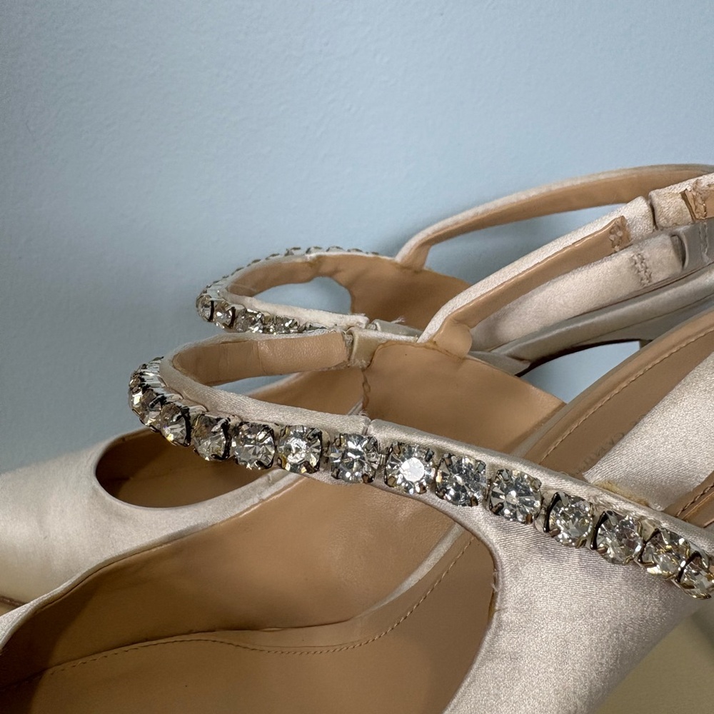 Vince Camuto Women's Ivory Slingback Heels - Picture 9 of 12